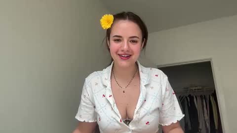 Snapshot of reginababyy chatting on 05-02-26, 05:40 Its Reginaaa online show from 05-02-26, 05:40