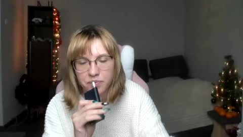 Snapshot of reginasmilee chatting on 01-04-25, 06:30 Regina online show from 01-04-25, 06:30