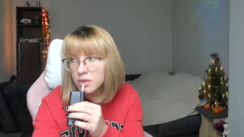 Snapshot of reginasmilee chatting on 01-07-25, 06:59 Regina online show from 01-07-25, 06:59