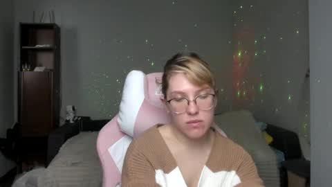 Snapshot of reginasmilee chatting on 01-15-25, 12:04 Regina online show from 01-15-25, 12:04