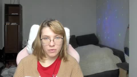 Snapshot of reginasmilee chatting on 01-16-25, 03:23 Regina online show from 01-16-25, 03:23