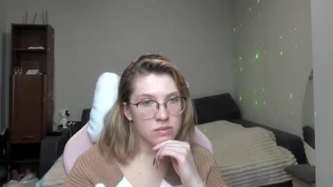 Snapshot of reginasmilee chatting on 01-16-25, 06:35 Regina online show from 01-16-25, 06:35