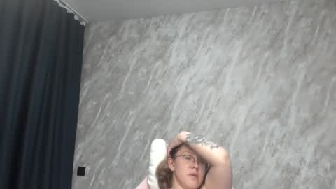 Snapshot of reginasmilee chatting on 01-20-25, 02:25 Regina online show from 01-20-25, 02:25