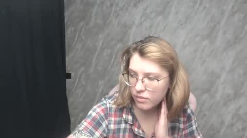 Snapshot of reginasmilee chatting on 01-21-25, 03:15 Regina online show from 01-21-25, 03:15