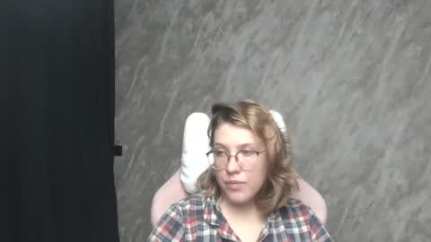 Snapshot of reginasmilee chatting on 01-21-25, 06:43 Regina online show from 01-21-25, 06:43