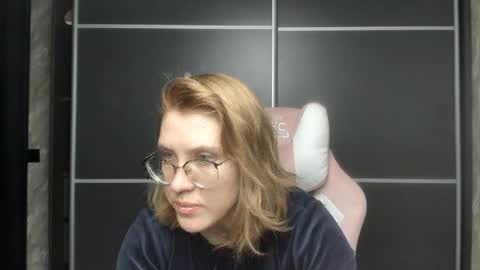 Snapshot of reginasmilee chatting on 02-02-25, 03:07 Regina online show from 02-02-25, 03:07