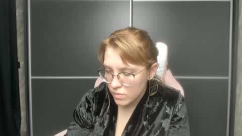 Snapshot of reginasmilee chatting on 02-04-25, 05:12 Regina online show from 02-04-25, 05:12