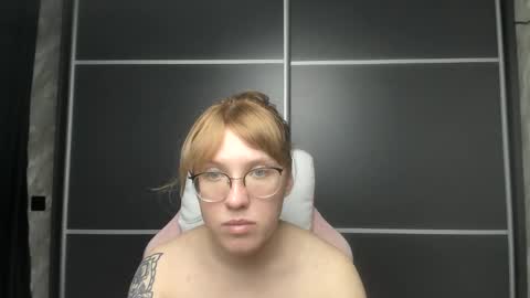 Snapshot of reginasmilee chatting on 02-06-25, 10:15 Regina online show from 02-06-25, 10:15