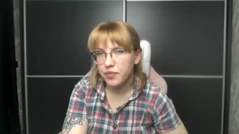 Snapshot of reginasmilee chatting on 02-07-25, 06:35 Regina online show from 02-07-25, 06:35
