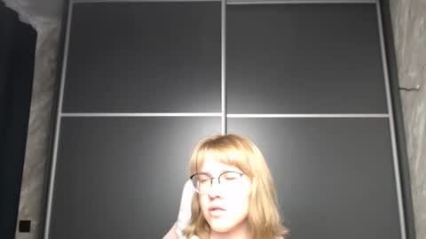 Snapshot of reginasmilee chatting on 02-10-25, 09:58 Regina online show from 02-10-25, 09:58