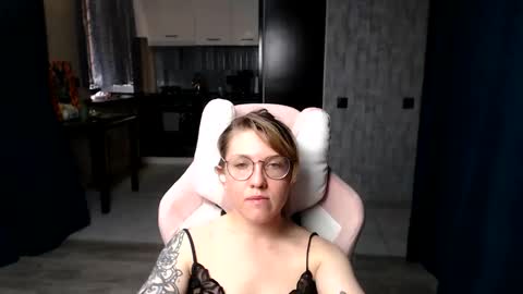 Snapshot of reginasmilee chatting on 09-17-25, 11:56 Regina online show from 09-17-25, 11:56