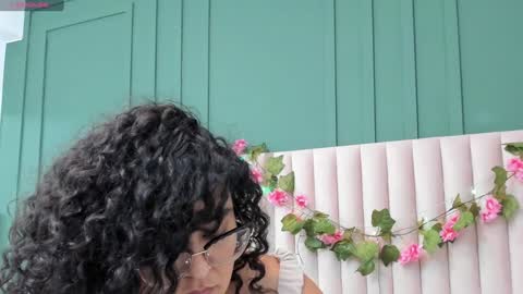 reginavegaa online show from 01-23-25, 02:39