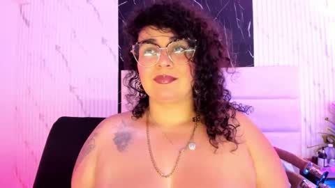 reginavegaa online show from 10-03-25, 11:51