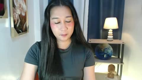 Snapshot of reginethegoddess chatting on 04-21-26, 04:34 regine online show from 04-21-26, 04:34