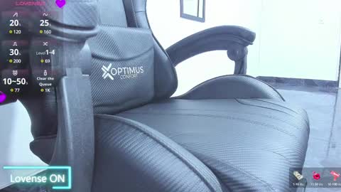 Snapshot of rei_jey chatting on 03-10-25, 07:42 Reid Green online show from 03-10-25, 07:42