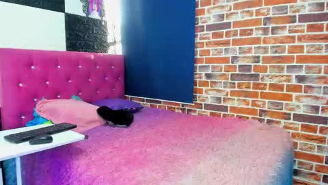 Reichell  Rose online show from 10-31-25, 09:27