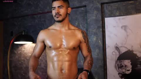 Snapshot of reik_von chatting on 05-11-26, 01:28 Reik online show from 05-11-26, 01:28