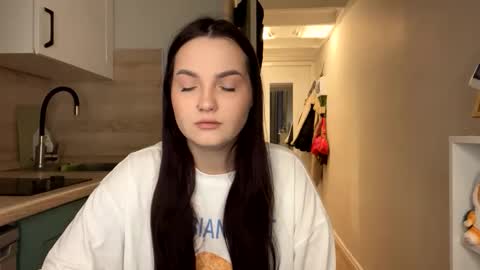 Snapshot of reilbelll chatting on 02-12-26, 02:23 Bell online show from 02-12-26, 02:23