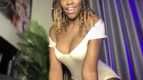 Snapshot of reina77xo chatting on 05-06-26, 05:07 reina77xo online show from 05-06-26, 05:07