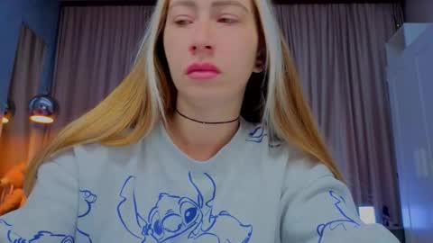 reina cummings online show from 11-23-25, 06:35