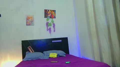 Snapshot of reina_paola chatting on 10-28-25, 01:14 paola online show from 10-28-25, 01:14