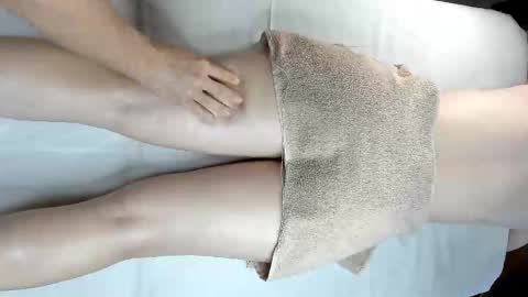 Reina QT online show from 10-30-25, 03:24