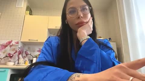 Emma online show from 11-19-25, 07:52