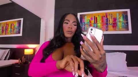 Snapshot of reinamiah chatting on 09-18-25, 03:52 Miah online show from 09-18-25, 03:52
