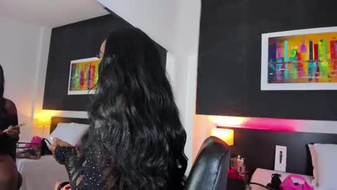 Snapshot of reinamiah chatting on 09-19-25, 03:52 Miah online show from 09-19-25, 03:52