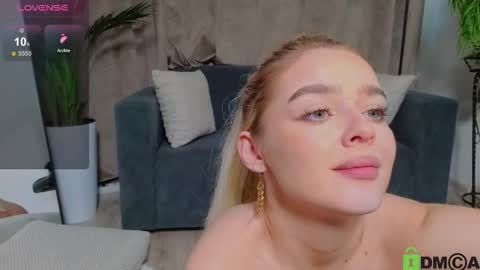 Anna online show from 09-26-25, 03:27