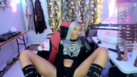 remidarklace online show from 09-19-25, 10:32