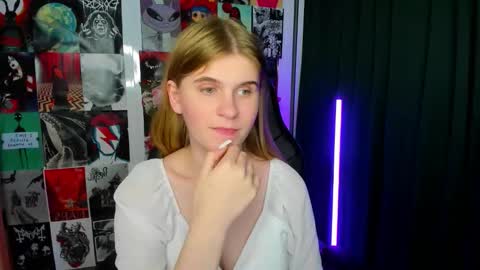 Remilia  online show from 09-23-25, 08:39