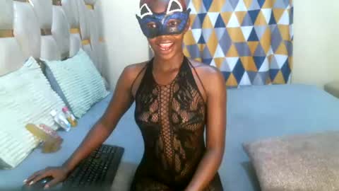 remmyqueen online show from 06-15-26, 08:22