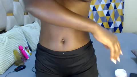 remmyqueen online show from 06-24-26, 05:17