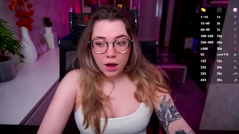 Snapshot of remywild chatting on 04-05-26, 03:31 RemyWild online show from 04-05-26, 03:31