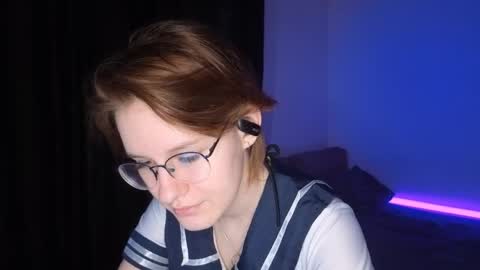 Claire online show from 05-06-26, 07:08