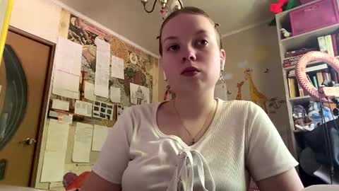 Snapshot of renaeorabuena chatting on 06-10-26, 07:18 Annabel online show from 06-10-26, 07:18