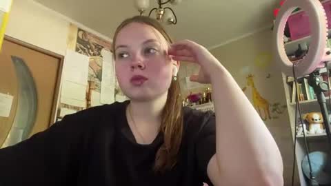Snapshot of renaeorabuena chatting on 07-20-26, 07:00 Annabel online show from 07-20-26, 07:00