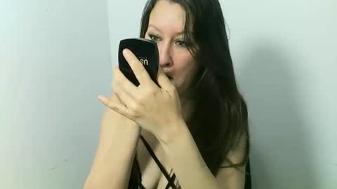 Snapshot of renata_cheriee chatting on 04-15-26, 10:33 renata cheriee online show from 04-15-26, 10:33