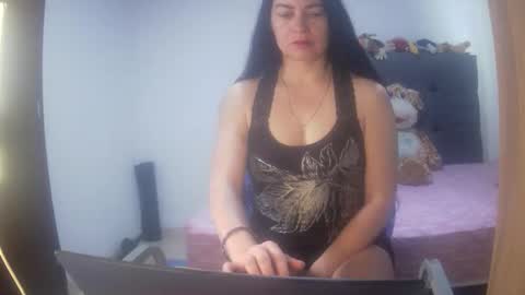 renata_hot1 online show from 10-17-25, 06:10