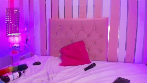 Snapshot of renata_model chatting on 01-10-25, 04:20 Renata online show from 01-10-25, 04:20