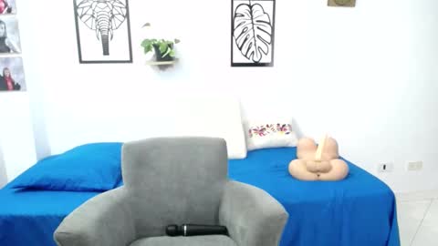 Snapshot of renata_salinas_1 chatting on 01-04-25, 03:40 Renata Salinas online show from 01-04-25, 03:40