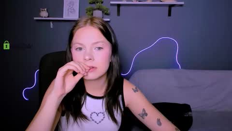 Snapshot of renata_sweety chatting on 09-22-25, 01:24 renata_sweety online show from 09-22-25, 01:24