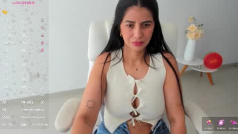 Snapshot of renata_t_ chatting on 10-24-25, 04:58 RENATA online show from 10-24-25, 04:58