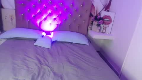 RENATA VALENTINA online show from 04-25-26, 11:24