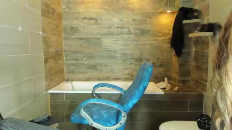 Snapshot of renata_venuss chatting on 10-01-25, 10:16 Renata Venuss online show from 10-01-25, 10:16