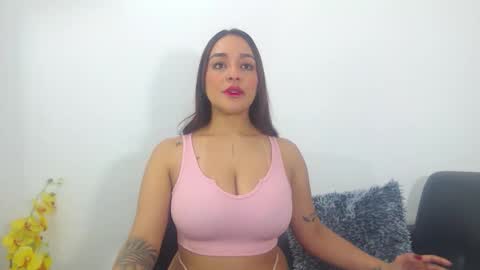 Snapshot of renatabrownn28 chatting on 04-09-26, 04:12 renatabrownn28 online show from 04-09-26, 04:12