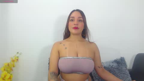 Snapshot of renatabrownn28 chatting on 04-14-26, 06:08 renatabrownn28 online show from 04-14-26, 06:08