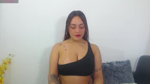 Snapshot of renatabrownn28 chatting on 04-20-26, 02:42 renatabrownn28 online show from 04-20-26, 02:42