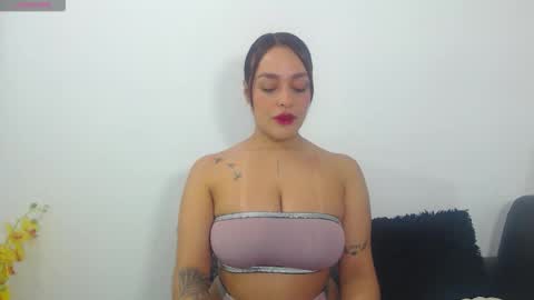 Snapshot of renatabrownn28 chatting on 04-25-26, 09:45 renatabrownn28 online show from 04-25-26, 09:45